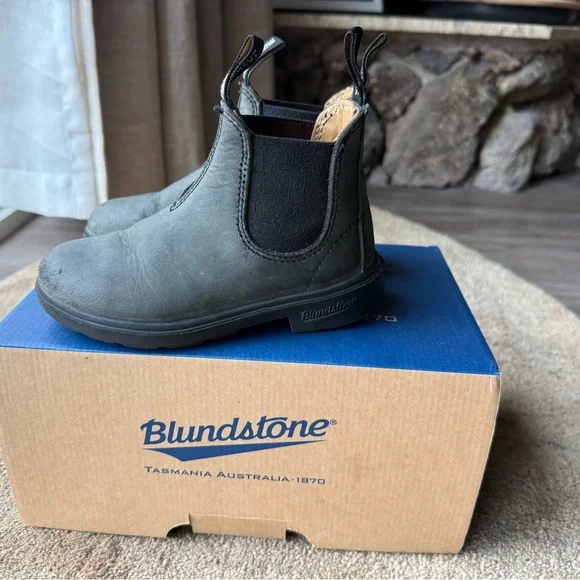 BLUNDSTONE Kids - Rustic Black - Chelsea Boots - 1325 

Size 11 US / 10 AU - Picture 8 of 8